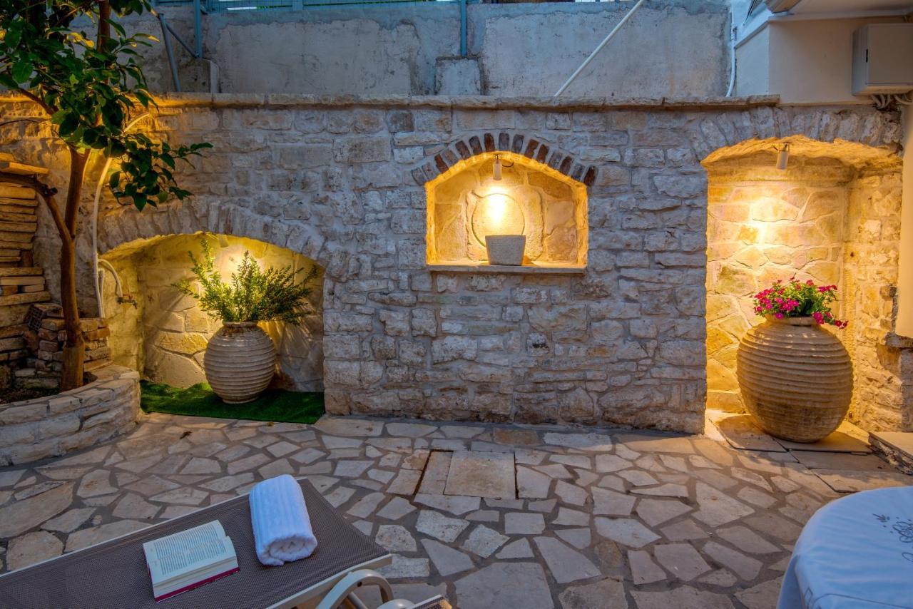 Pavlos Gaios Buitenkant foto